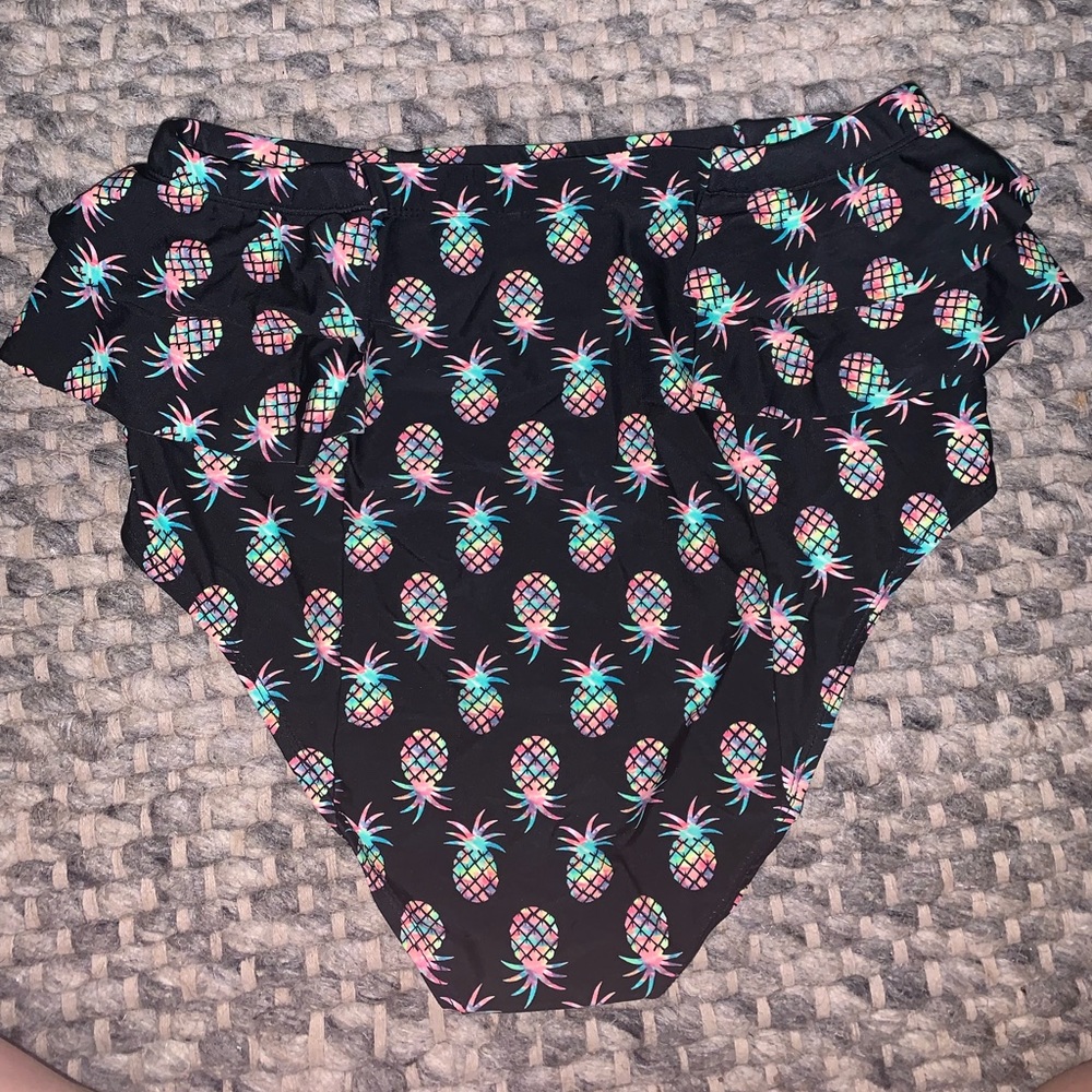 high-waisted bikini bottom